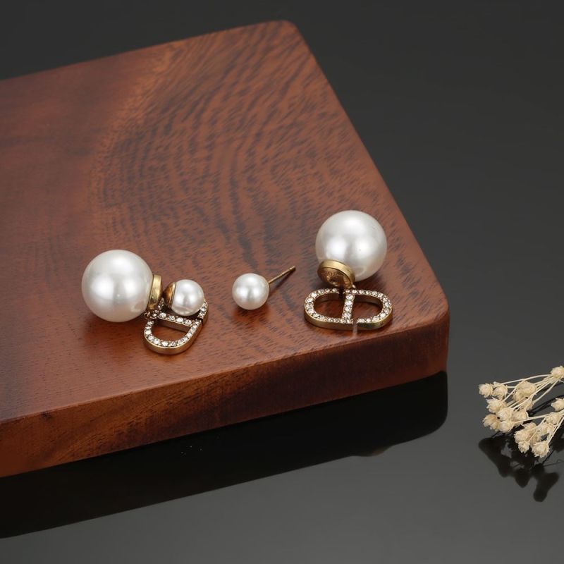 chr1st1an D10r earrings